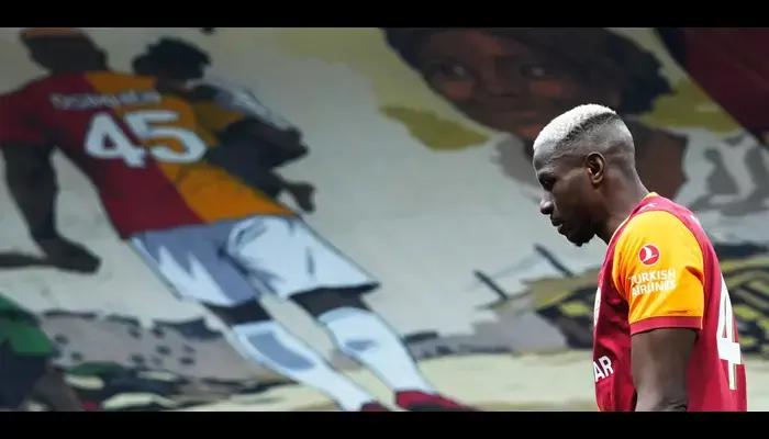 Tears on the Pitch: How Galatasaray Fans' Tribute to Osimhen's Mother Redefined Football Rivalry