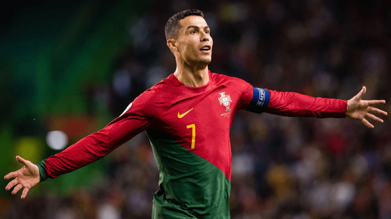 Ronaldo Expected Fit for World Cup Despite Injury