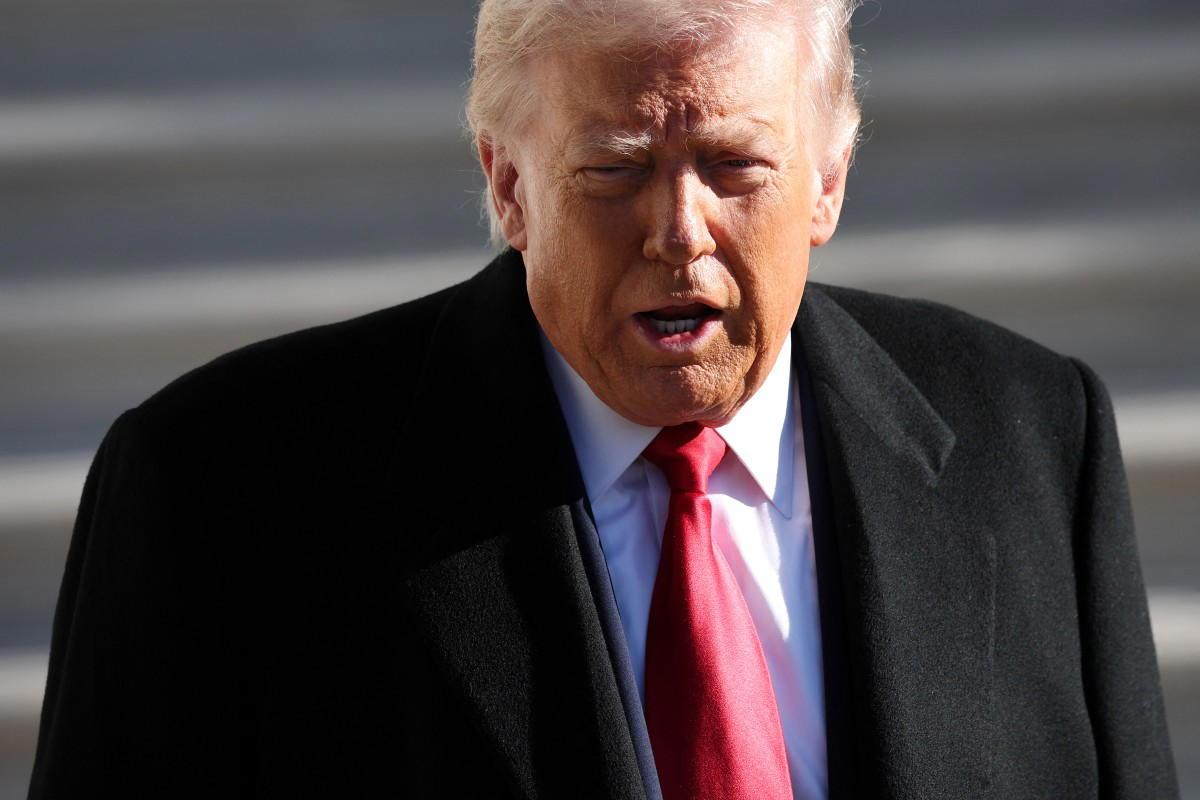 Democrats Accuse Trump of Aiding Russia Through Sanctions Relief: A Deep Dive